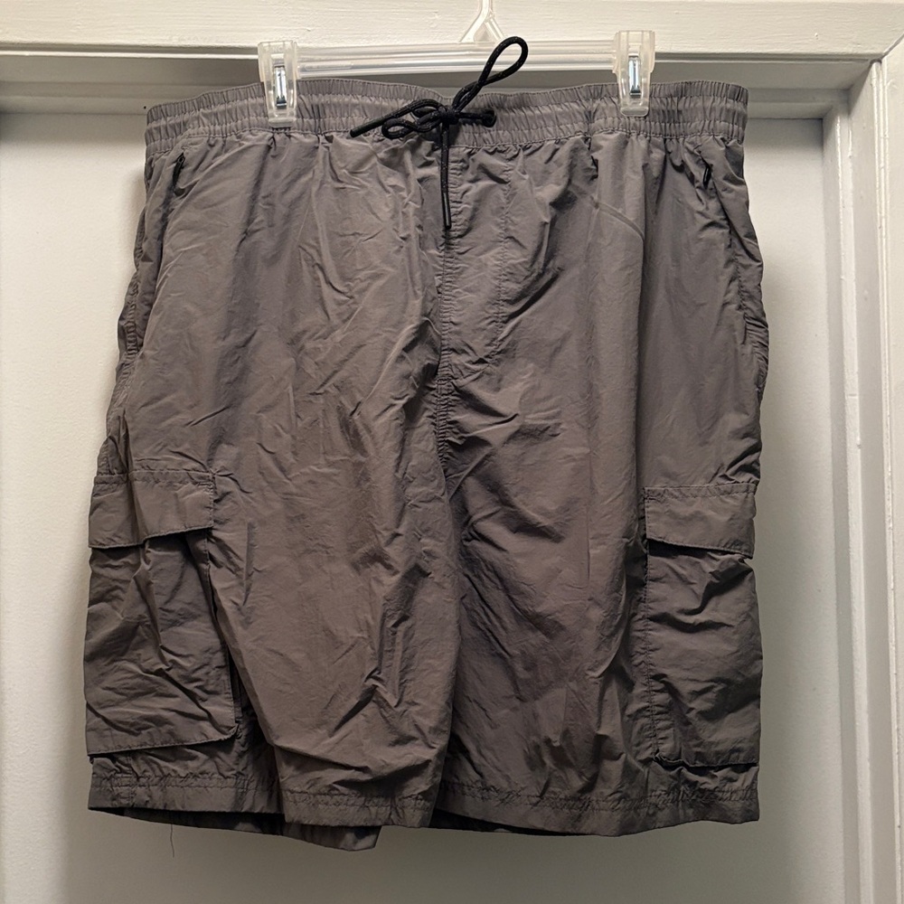 Men's Athletic Cargo Shorts in Gray